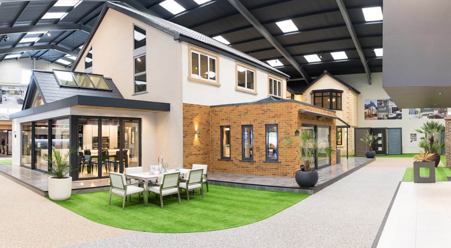 express bifolds showroom